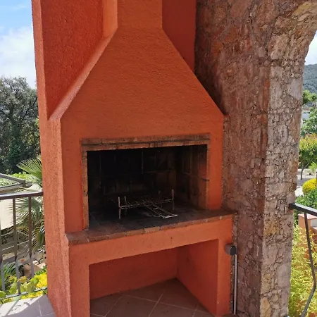 Villa Unica Con Piscina Privada Y Vistas Al Mar.