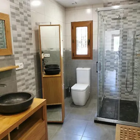 Villa Unica Con Piscina Privada Y Vistas Al Mar.